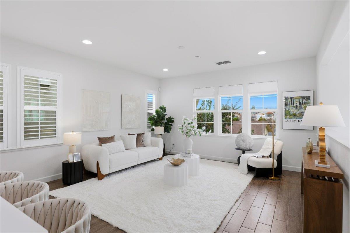 Detail Gallery Image 5 of 24 For 33934 Sagrantino Ter, Fremont,  CA 94555 - 4 Beds | 3/1 Baths