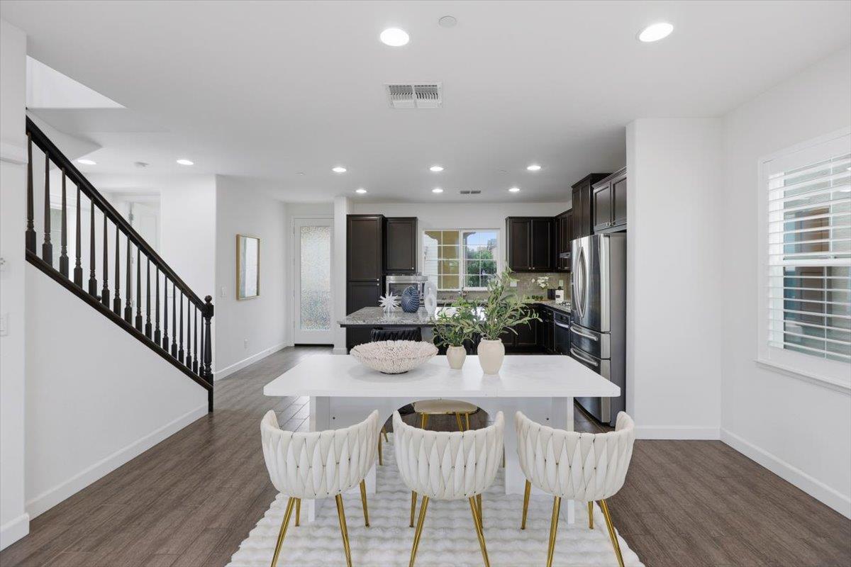 Detail Gallery Image 8 of 24 For 33934 Sagrantino Ter, Fremont,  CA 94555 - 4 Beds | 3/1 Baths