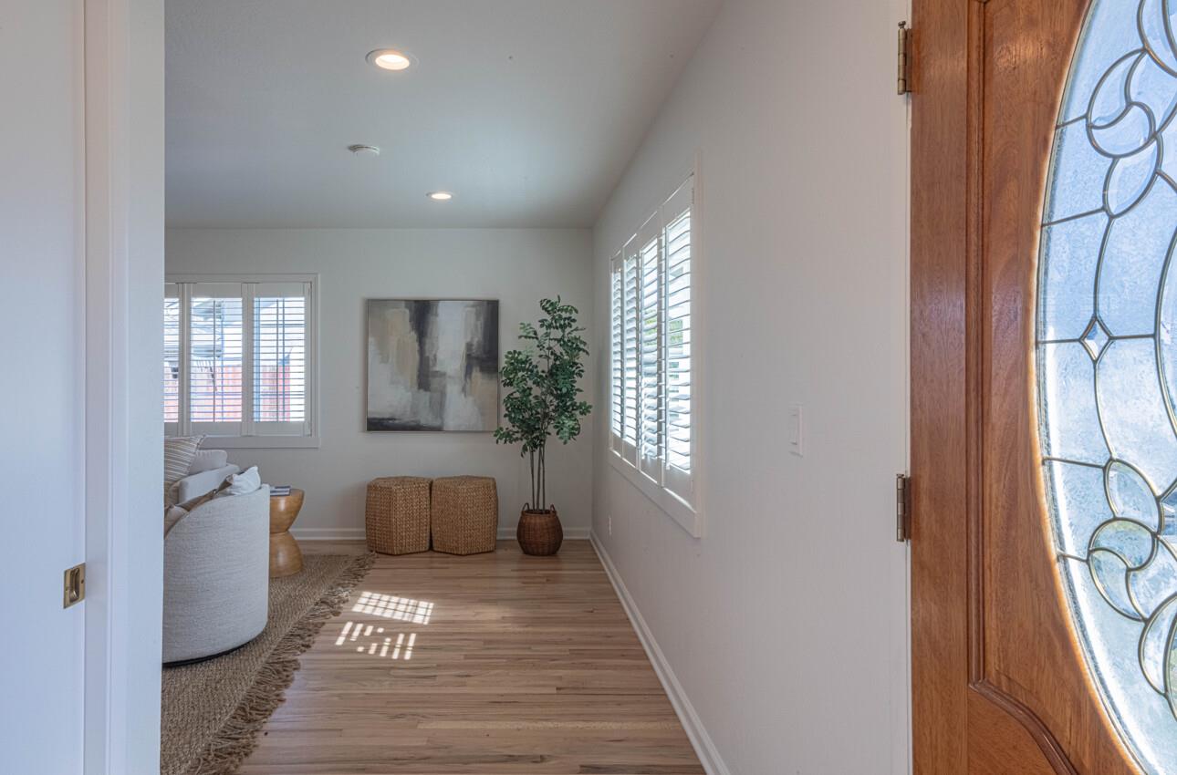 Detail Gallery Image 11 of 51 For 207 Encinada Dr, Salinas,  CA 93901 - 3 Beds | 2 Baths