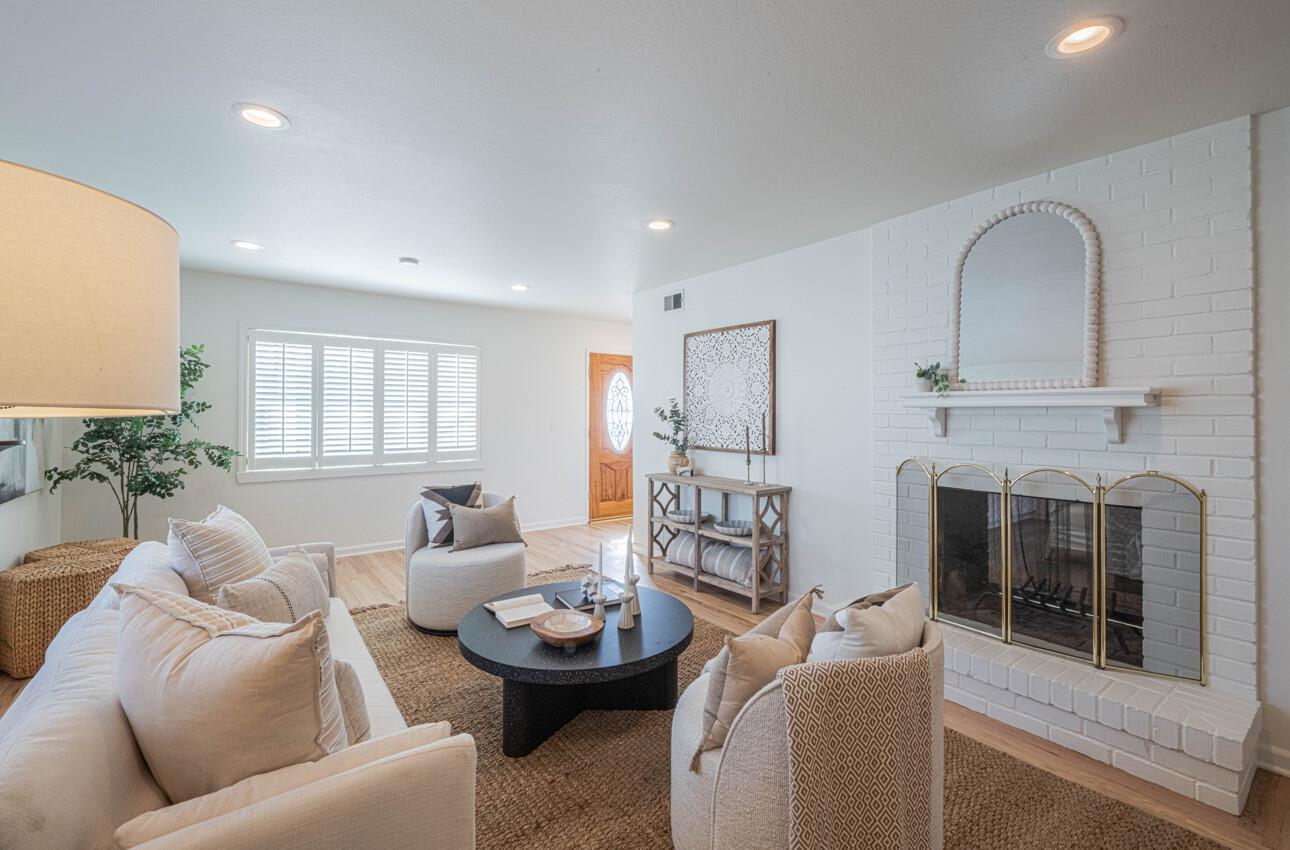 Detail Gallery Image 14 of 51 For 207 Encinada Dr, Salinas,  CA 93901 - 3 Beds | 2 Baths