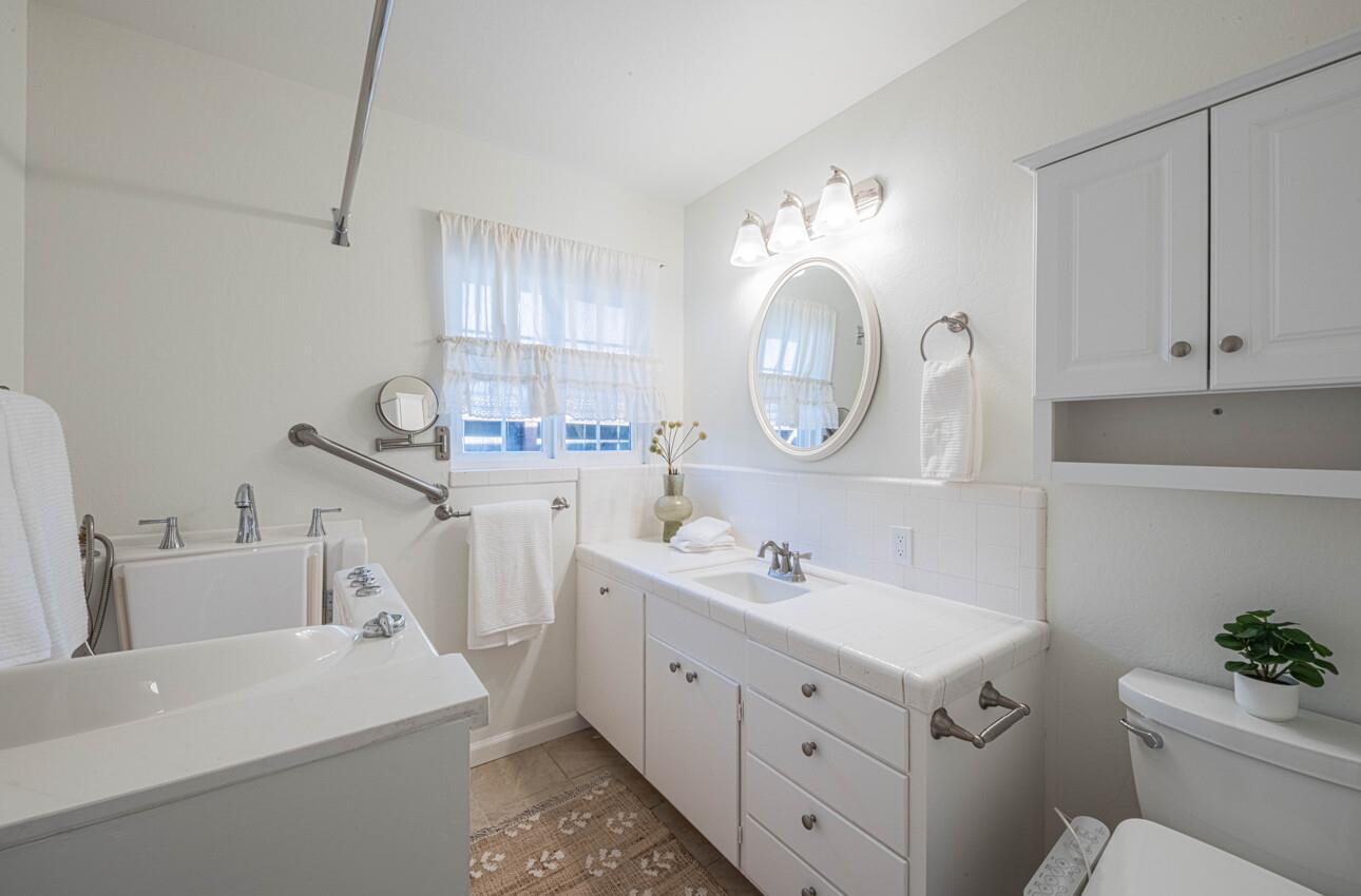 Detail Gallery Image 39 of 51 For 207 Encinada Dr, Salinas,  CA 93901 - 3 Beds | 2 Baths