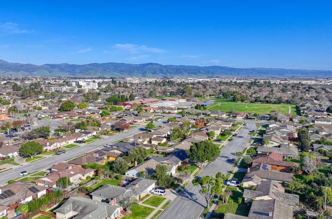 Detail Gallery Image 4 of 51 For 207 Encinada Dr, Salinas,  CA 93901 - 3 Beds | 2 Baths