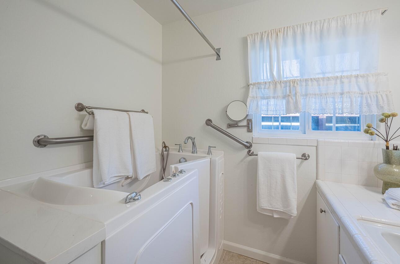 Detail Gallery Image 40 of 51 For 207 Encinada Dr, Salinas,  CA 93901 - 3 Beds | 2 Baths