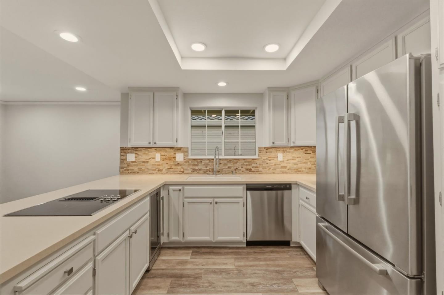 Detail Gallery Image 13 of 34 For 621 Charmain Cir, Mountain View,  CA 94041 - 2 Beds | 2 Baths