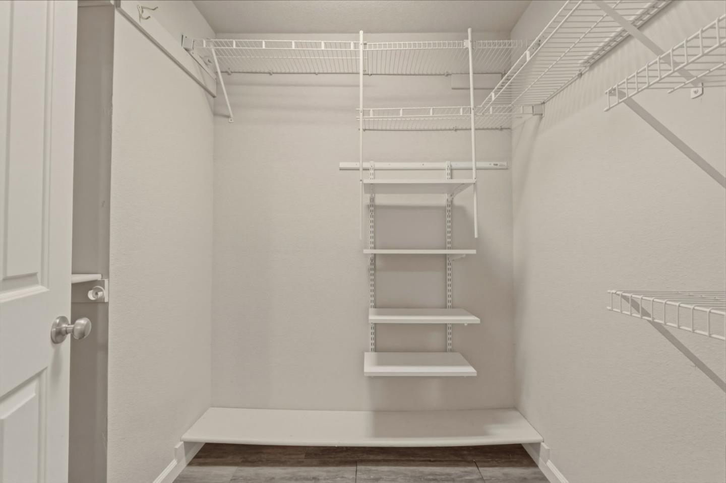 Detail Gallery Image 22 of 34 For 621 Charmain Cir, Mountain View,  CA 94041 - 2 Beds | 2 Baths