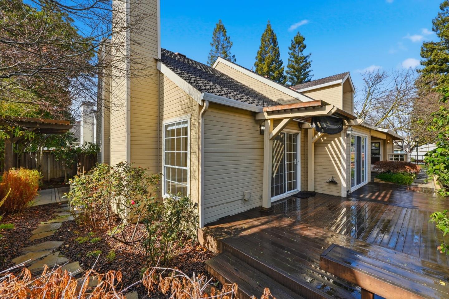 Detail Gallery Image 31 of 34 For 621 Charmain Cir, Mountain View,  CA 94041 - 2 Beds | 2 Baths