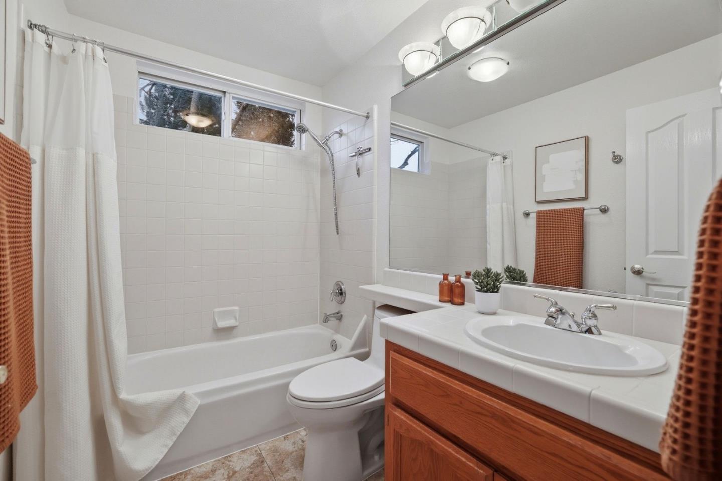 Detail Gallery Image 39 of 79 For 104 Hesser Ct, Folsom,  CA 95630 - 5 Beds | 4 Baths