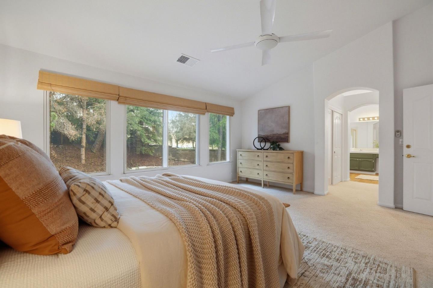 Detail Gallery Image 41 of 79 For 104 Hesser Ct, Folsom,  CA 95630 - 5 Beds | 4 Baths