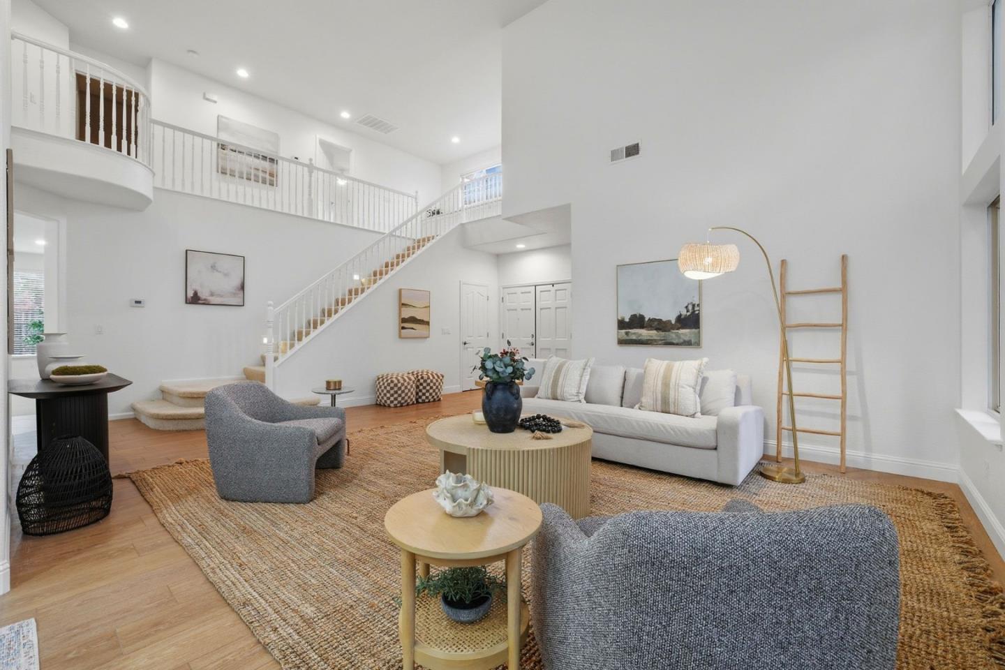 Detail Gallery Image 5 of 79 For 104 Hesser Ct, Folsom,  CA 95630 - 5 Beds | 4 Baths