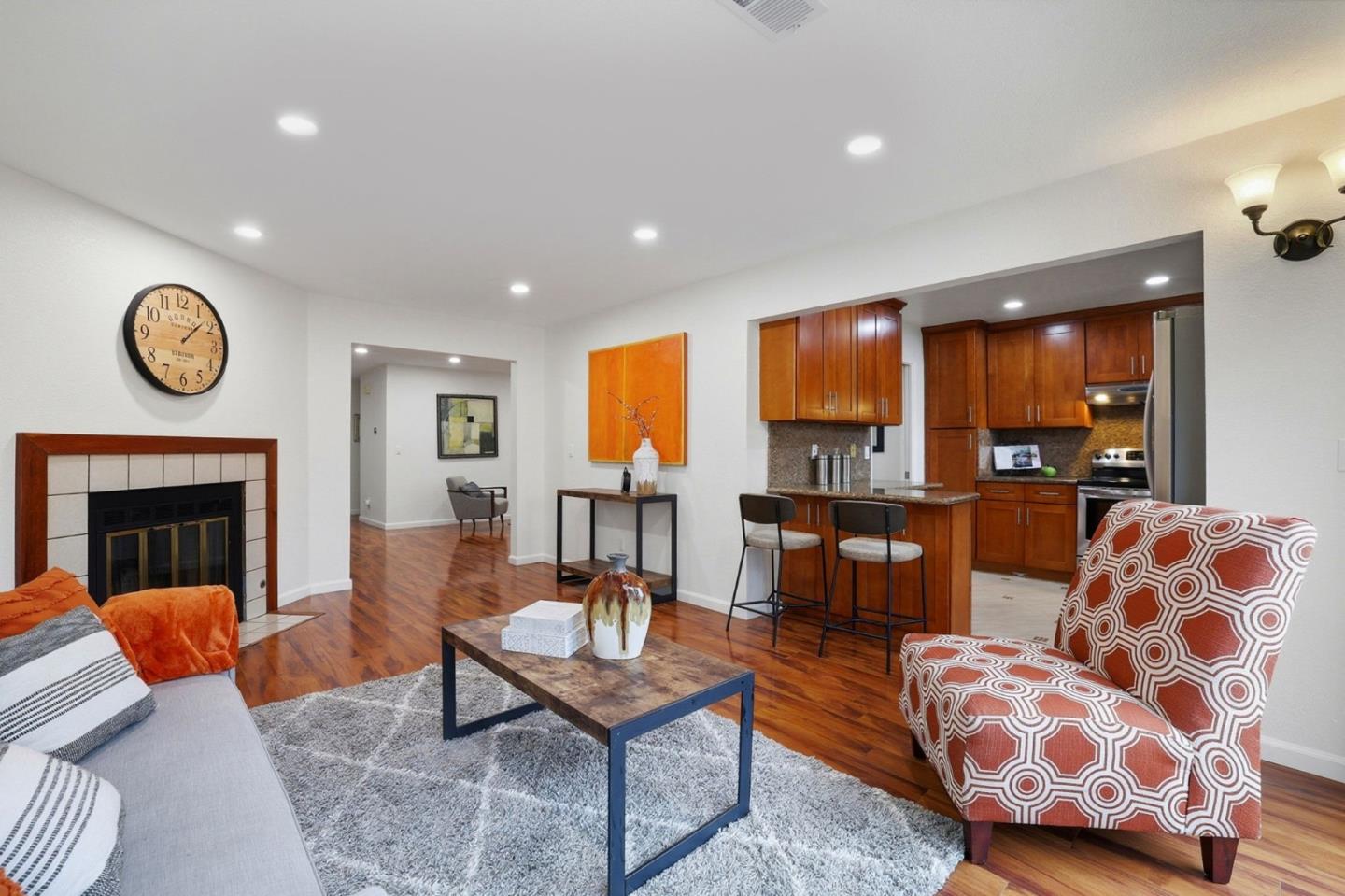 Detail Gallery Image 10 of 47 For 1311 Victoria Ter, Sunnyvale,  CA 94087 - 3 Beds | 2/1 Baths