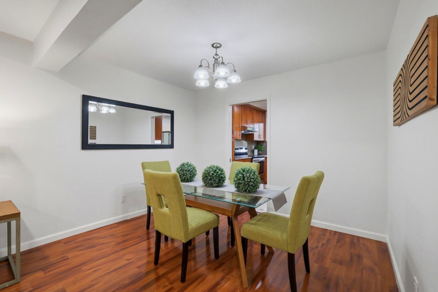 Detail Gallery Image 18 of 47 For 1311 Victoria Ter, Sunnyvale,  CA 94087 - 3 Beds | 2/1 Baths