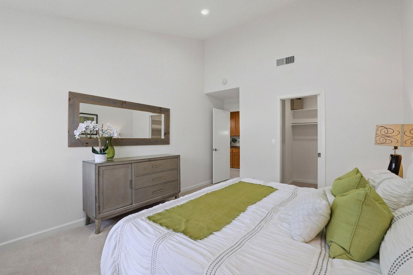 Detail Gallery Image 32 of 47 For 1311 Victoria Ter, Sunnyvale,  CA 94087 - 3 Beds | 2/1 Baths