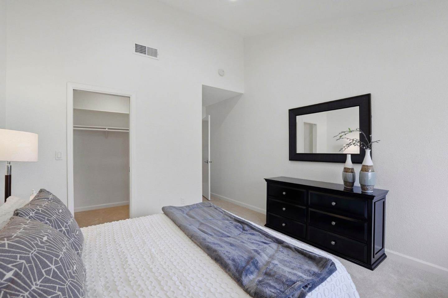 Detail Gallery Image 34 of 47 For 1311 Victoria Ter, Sunnyvale,  CA 94087 - 3 Beds | 2/1 Baths