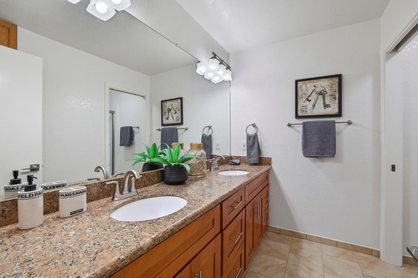 Detail Gallery Image 37 of 47 For 1311 Victoria Ter, Sunnyvale,  CA 94087 - 3 Beds | 2/1 Baths