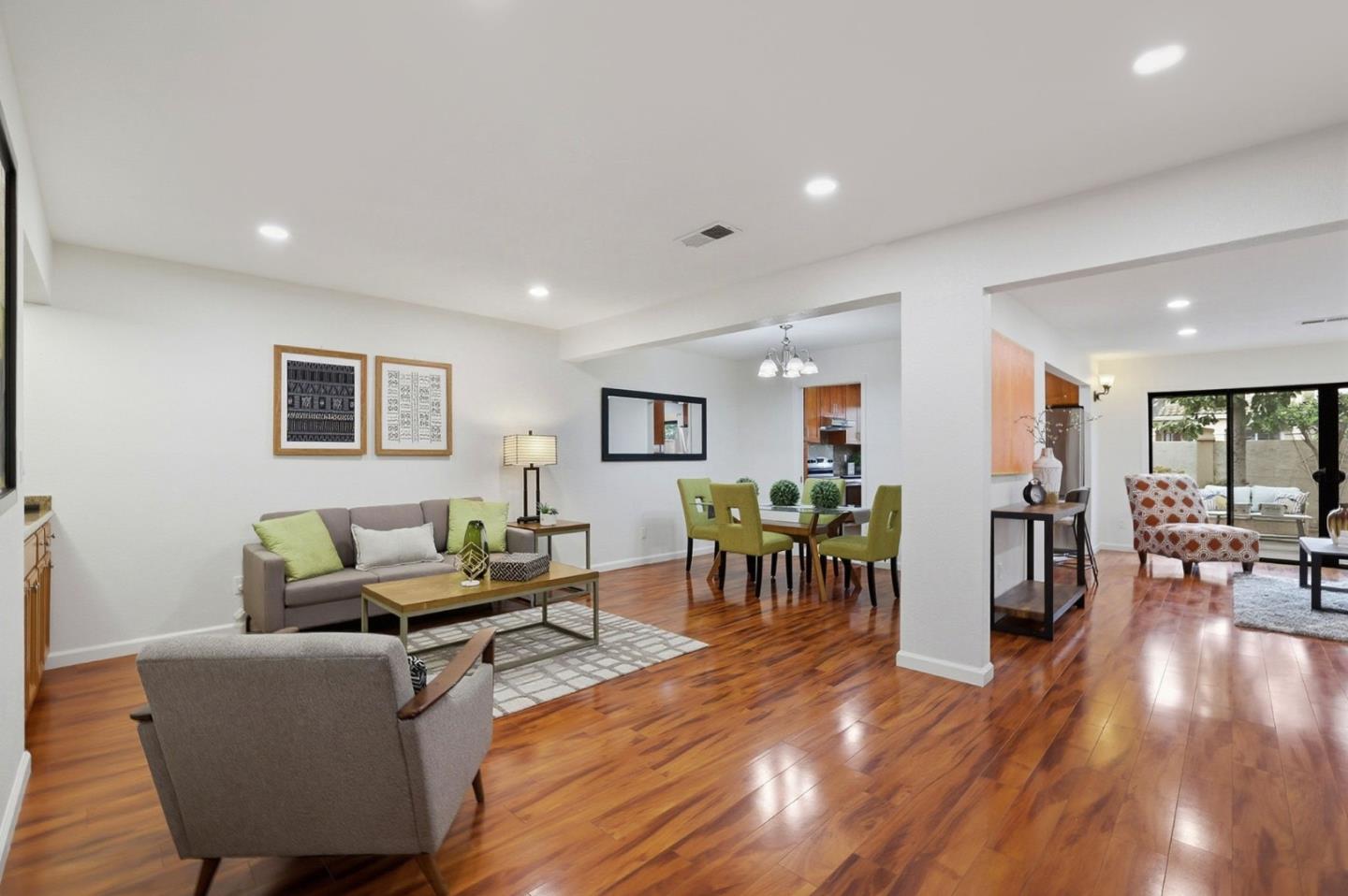 Detail Gallery Image 5 of 47 For 1311 Victoria Ter, Sunnyvale,  CA 94087 - 3 Beds | 2/1 Baths