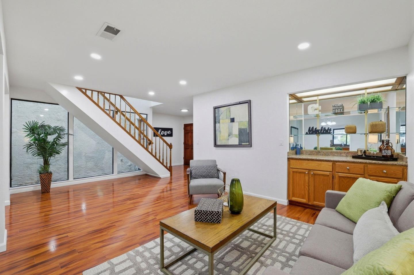 Detail Gallery Image 6 of 47 For 1311 Victoria Ter, Sunnyvale,  CA 94087 - 3 Beds | 2/1 Baths