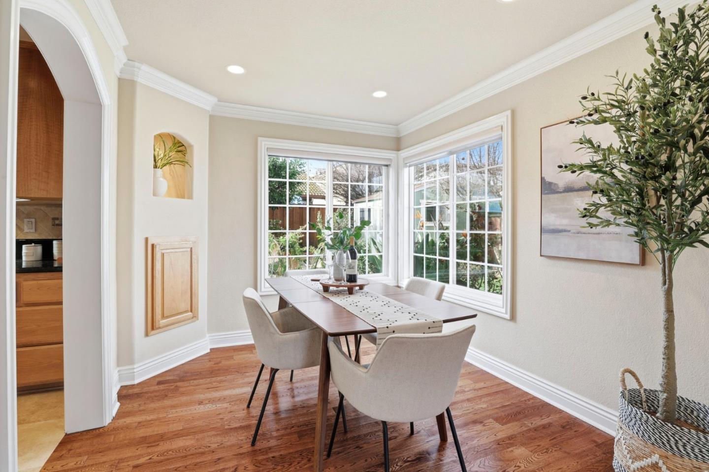 Detail Gallery Image 8 of 34 For 5961 S Surf Ct, San Jose,  CA 95138 - 4 Beds | 2/1 Baths