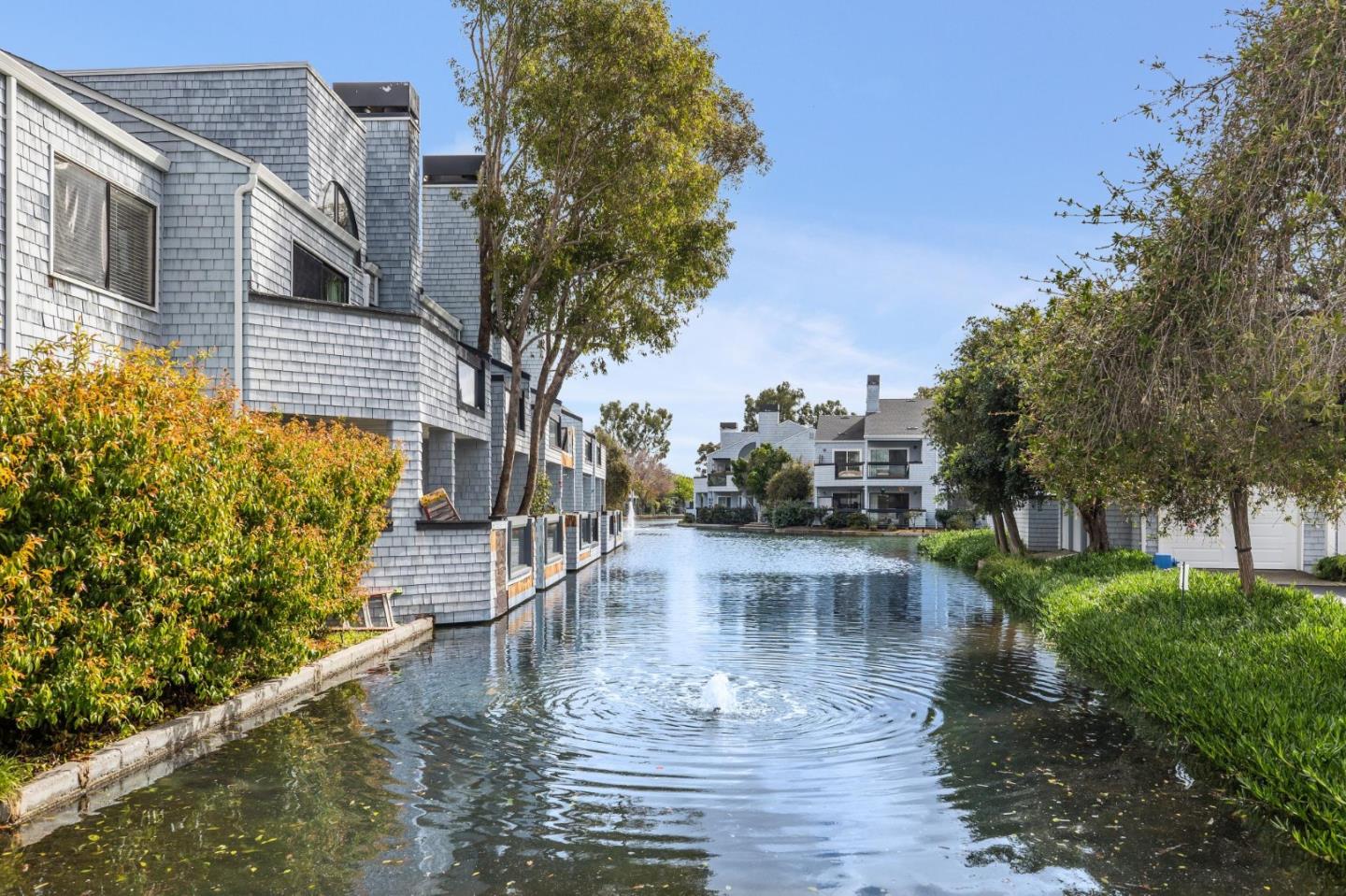 Detail Gallery Image 42 of 47 For 18 Cape Hatteras Ct, Redwood City,  CA 94065 - 2 Beds | 2/1 Baths