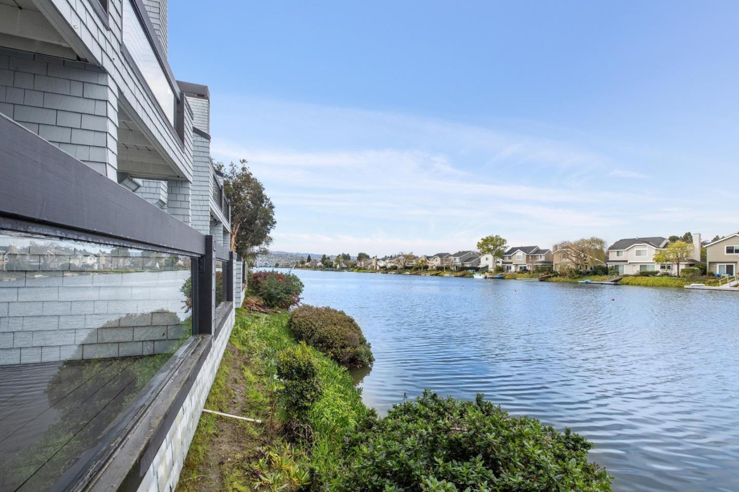 Detail Gallery Image 7 of 47 For 18 Cape Hatteras Ct, Redwood City,  CA 94065 - 2 Beds | 2/1 Baths