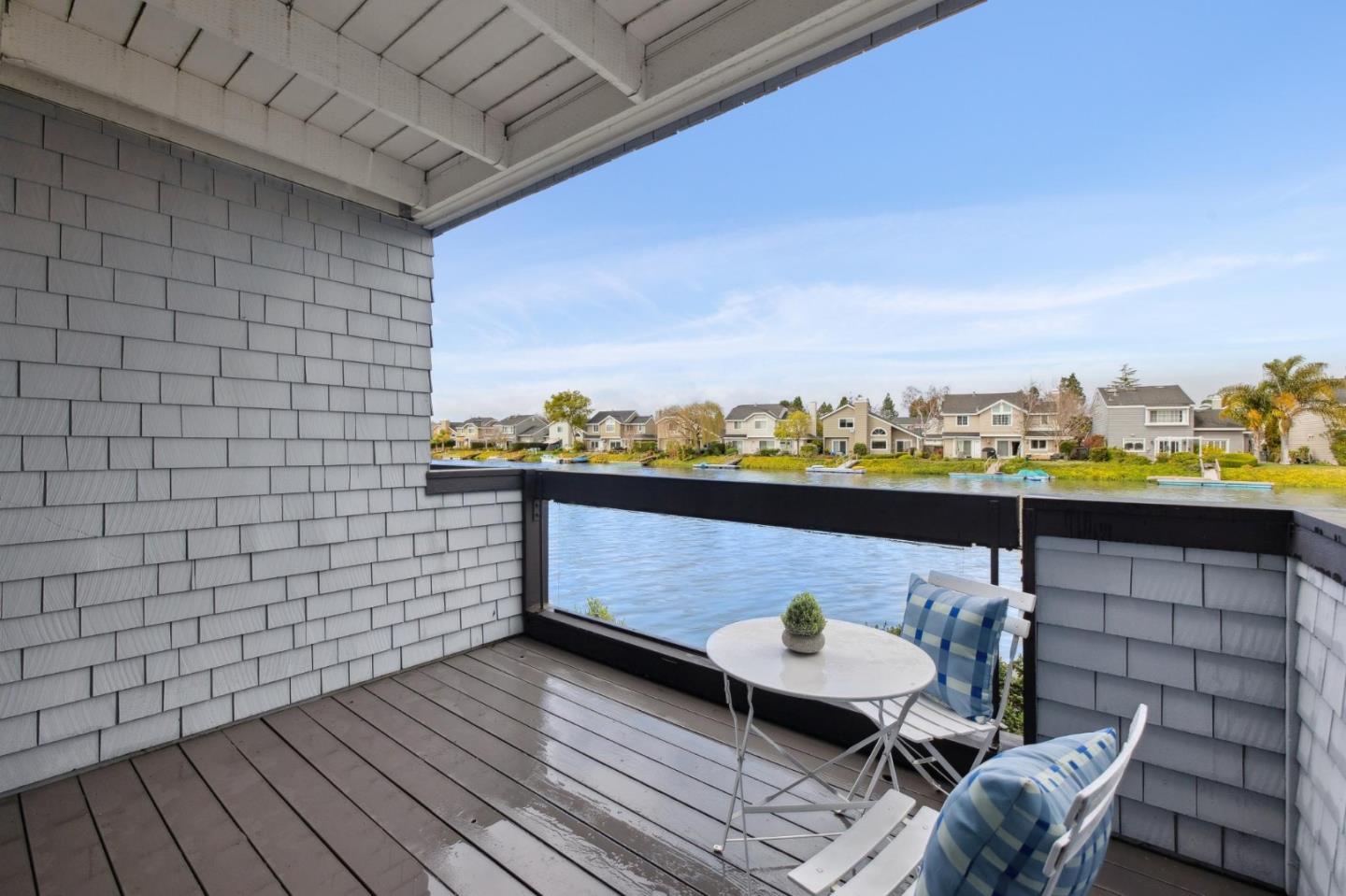 Detail Gallery Image 8 of 47 For 18 Cape Hatteras Ct, Redwood City,  CA 94065 - 2 Beds | 2/1 Baths