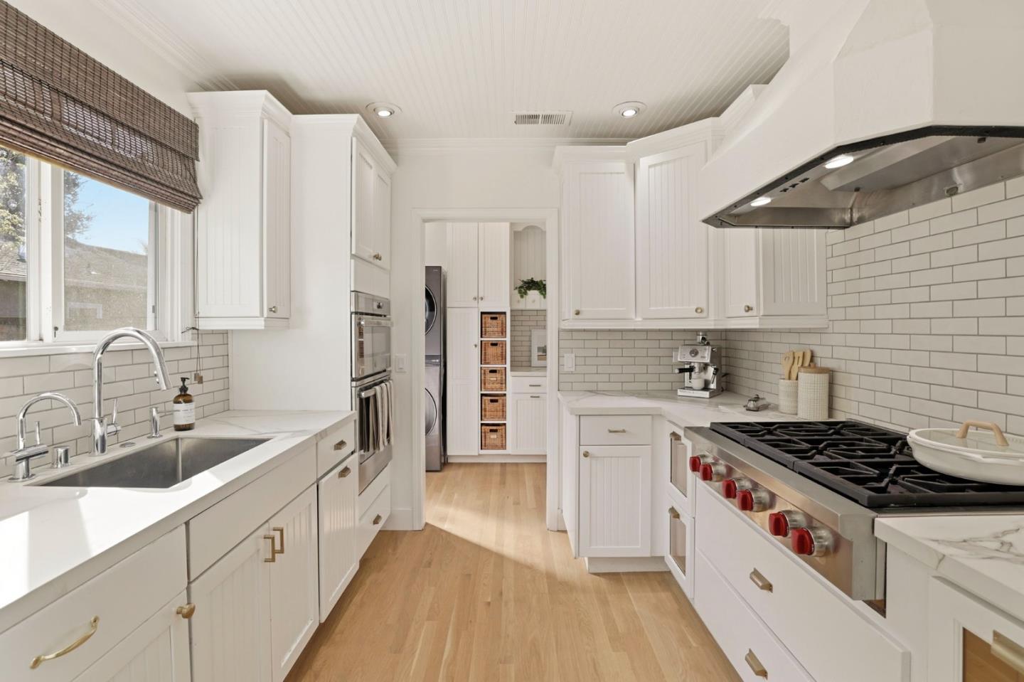 Detail Gallery Image 12 of 37 For 456 King St, Redwood City,  CA 94062 - 3 Beds | 1 Baths