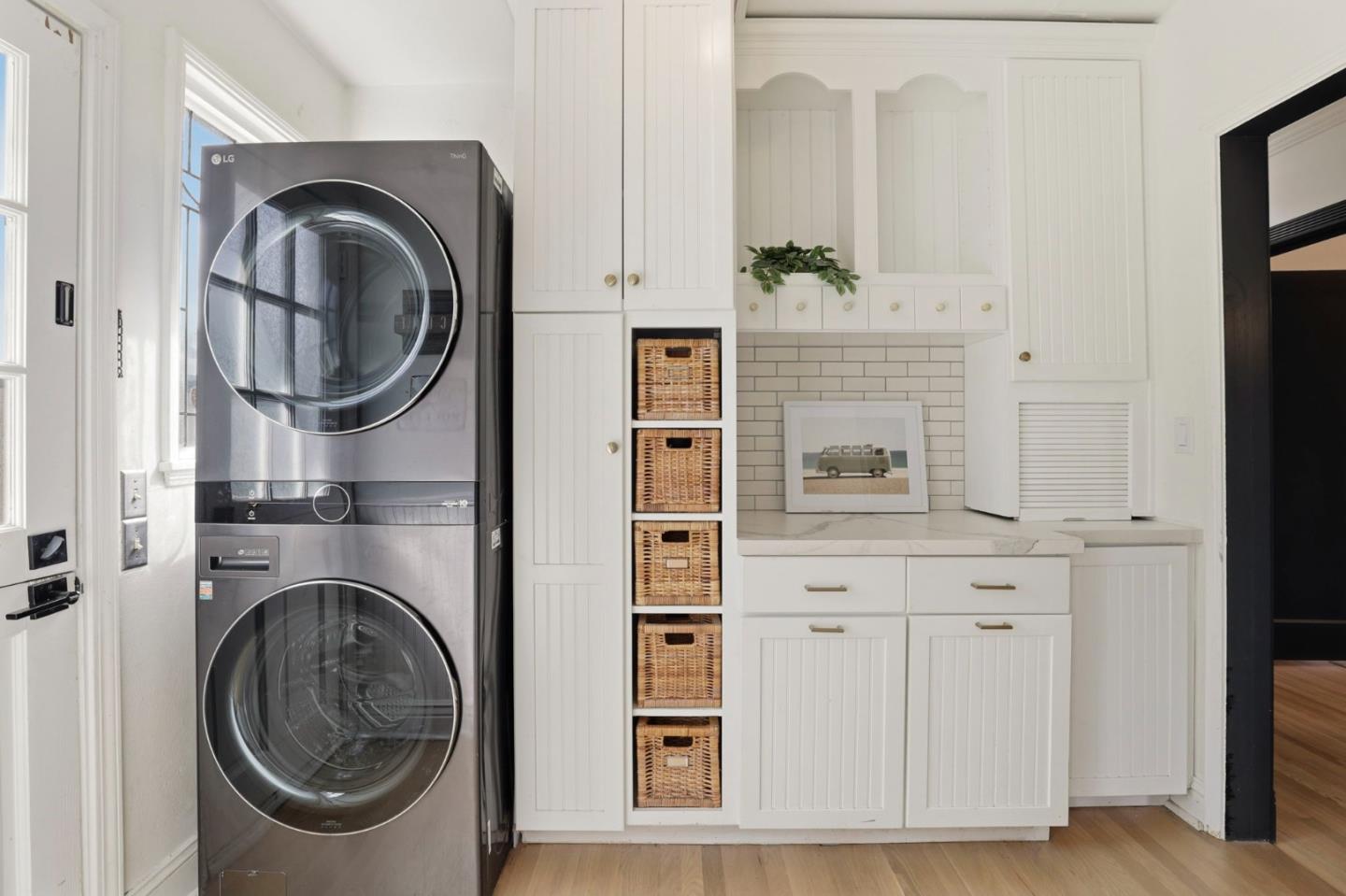 Detail Gallery Image 14 of 37 For 456 King St, Redwood City,  CA 94062 - 3 Beds | 1 Baths