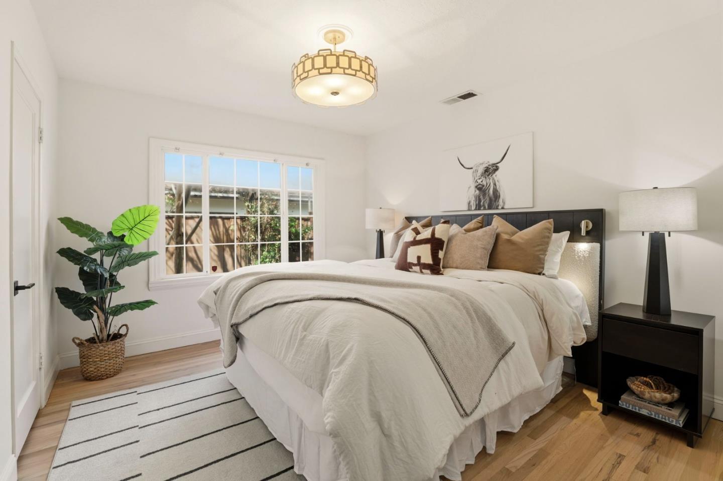 Detail Gallery Image 16 of 37 For 456 King St, Redwood City,  CA 94062 - 3 Beds | 1 Baths