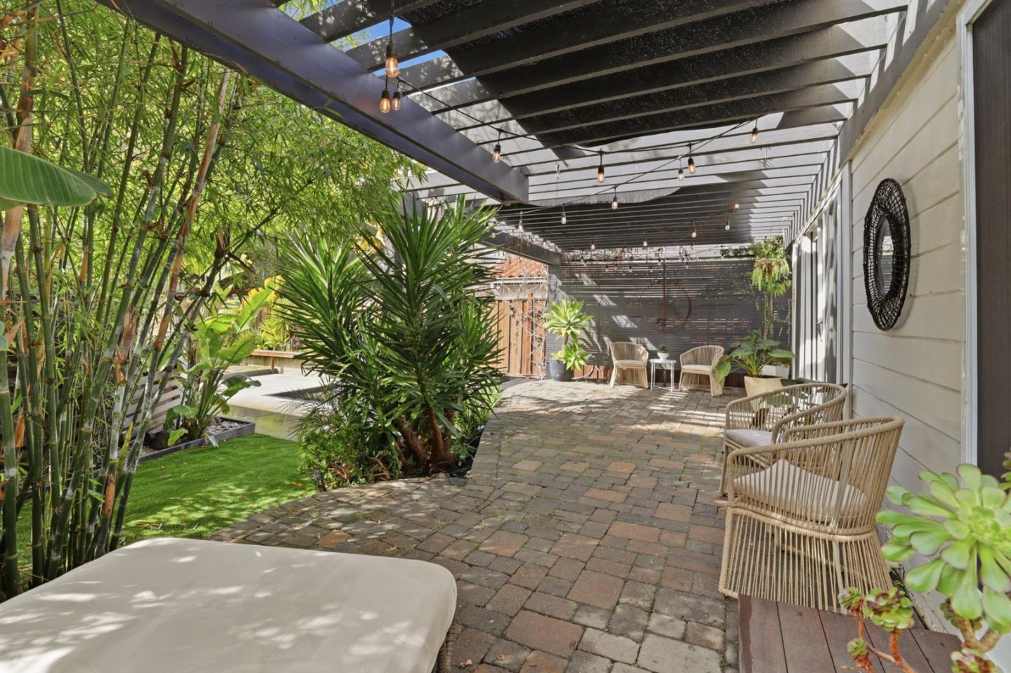 Detail Gallery Image 22 of 37 For 456 King St, Redwood City,  CA 94062 - 3 Beds | 1 Baths