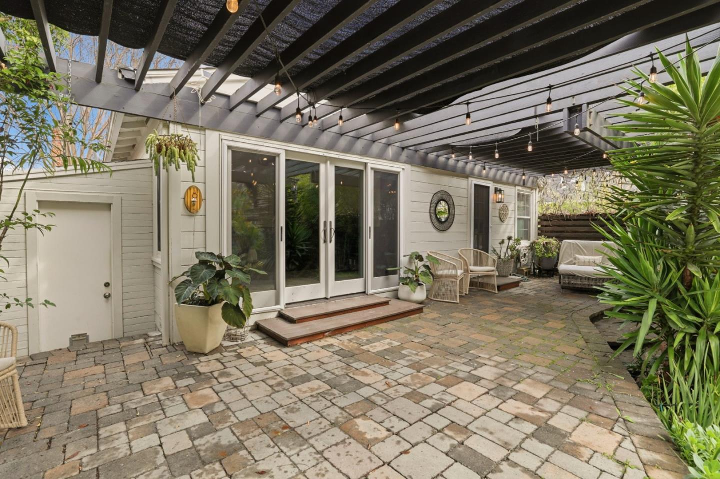 Detail Gallery Image 23 of 37 For 456 King St, Redwood City,  CA 94062 - 3 Beds | 1 Baths