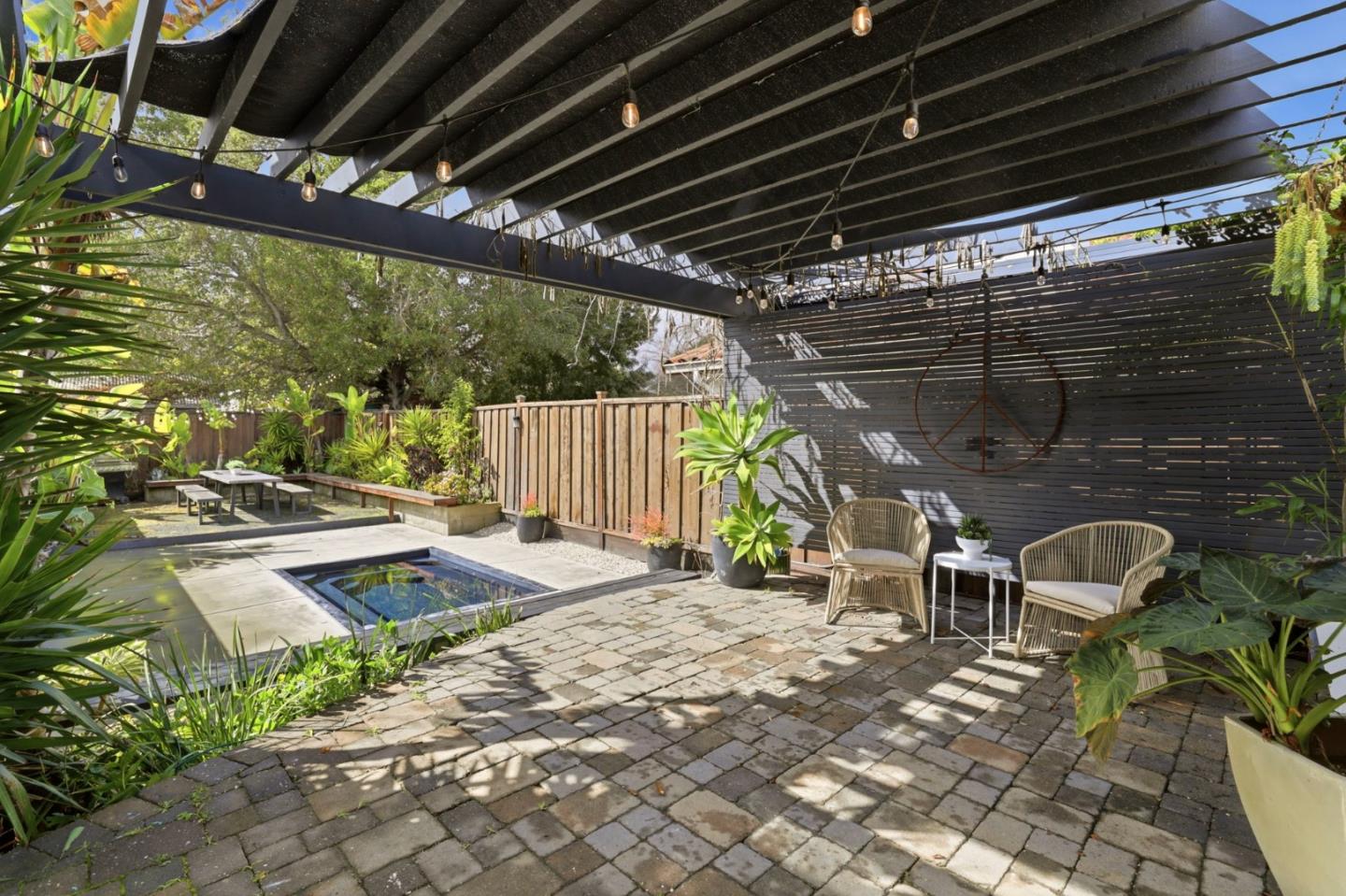 Detail Gallery Image 24 of 37 For 456 King St, Redwood City,  CA 94062 - 3 Beds | 1 Baths