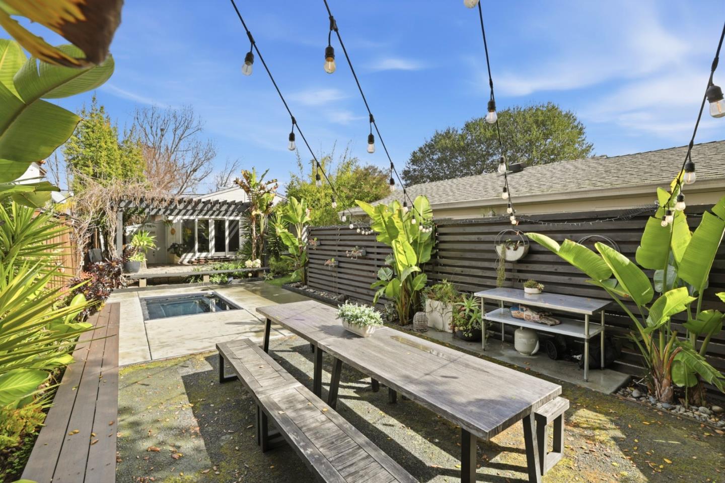 Detail Gallery Image 27 of 37 For 456 King St, Redwood City,  CA 94062 - 3 Beds | 1 Baths