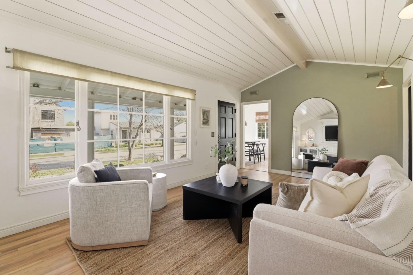 Detail Gallery Image 7 of 37 For 456 King St, Redwood City,  CA 94062 - 3 Beds | 1 Baths