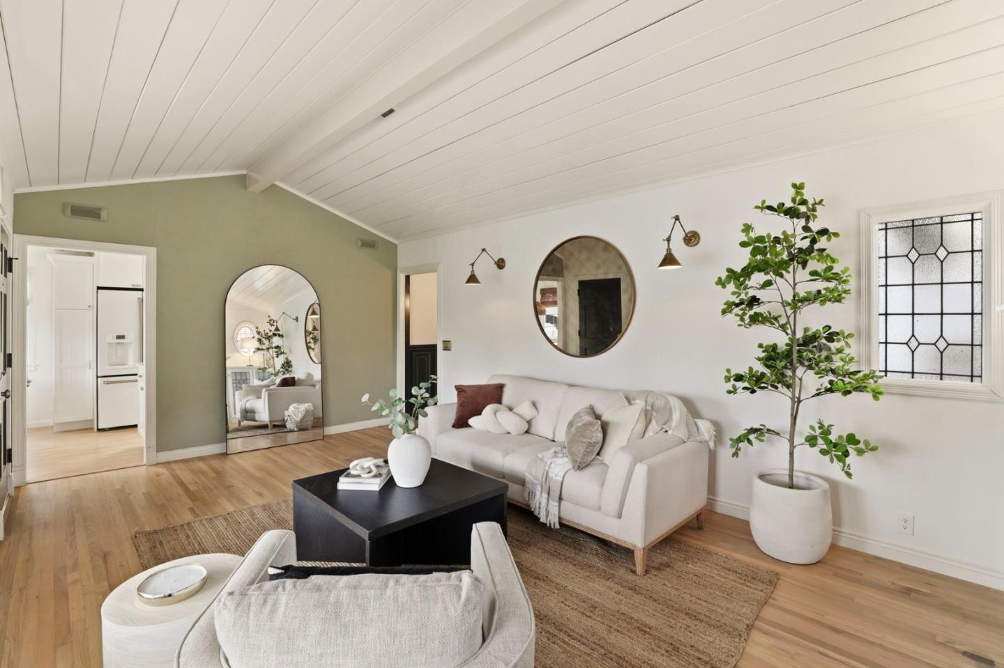 Detail Gallery Image 8 of 37 For 456 King St, Redwood City,  CA 94062 - 3 Beds | 1 Baths