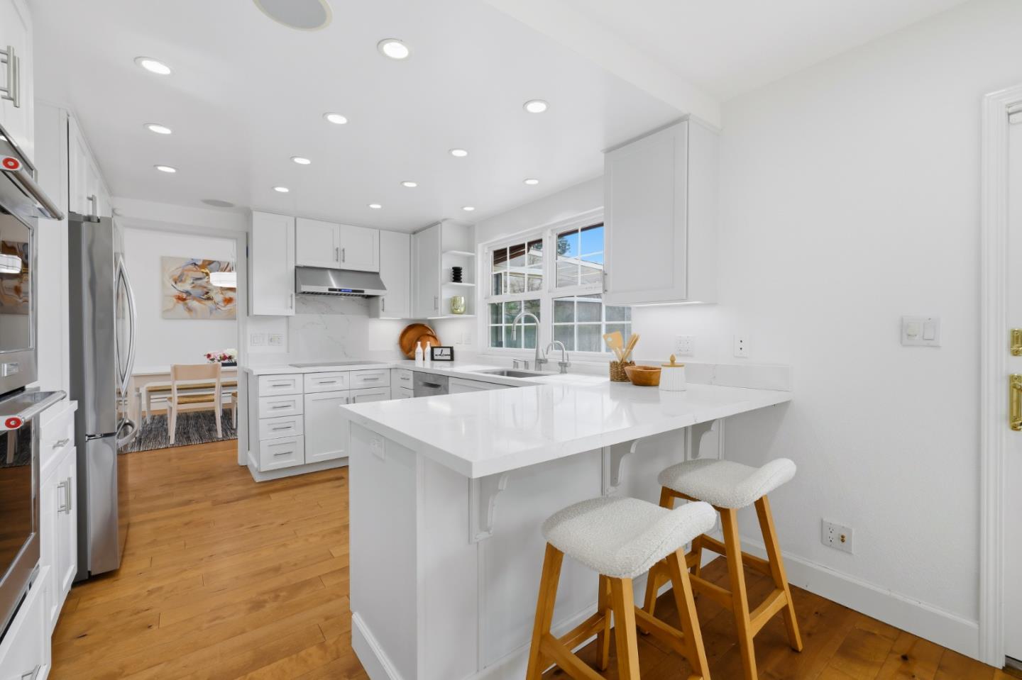 Detail Gallery Image 10 of 54 For 801 Grenada Ln, Foster City,  CA 94404 - 3 Beds | 2/1 Baths