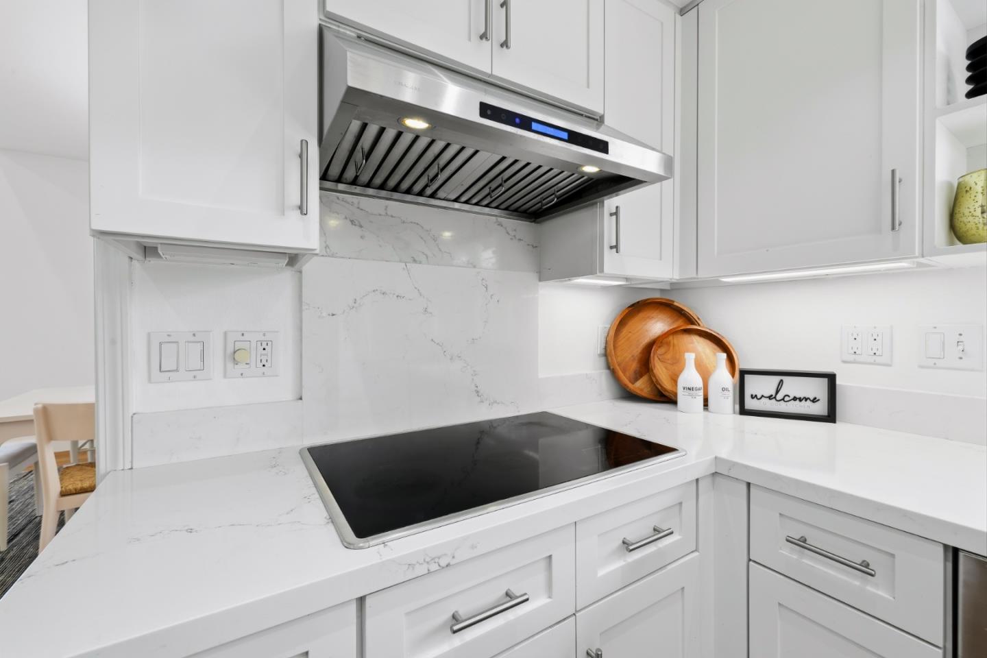 Detail Gallery Image 12 of 54 For 801 Grenada Ln, Foster City,  CA 94404 - 3 Beds | 2/1 Baths