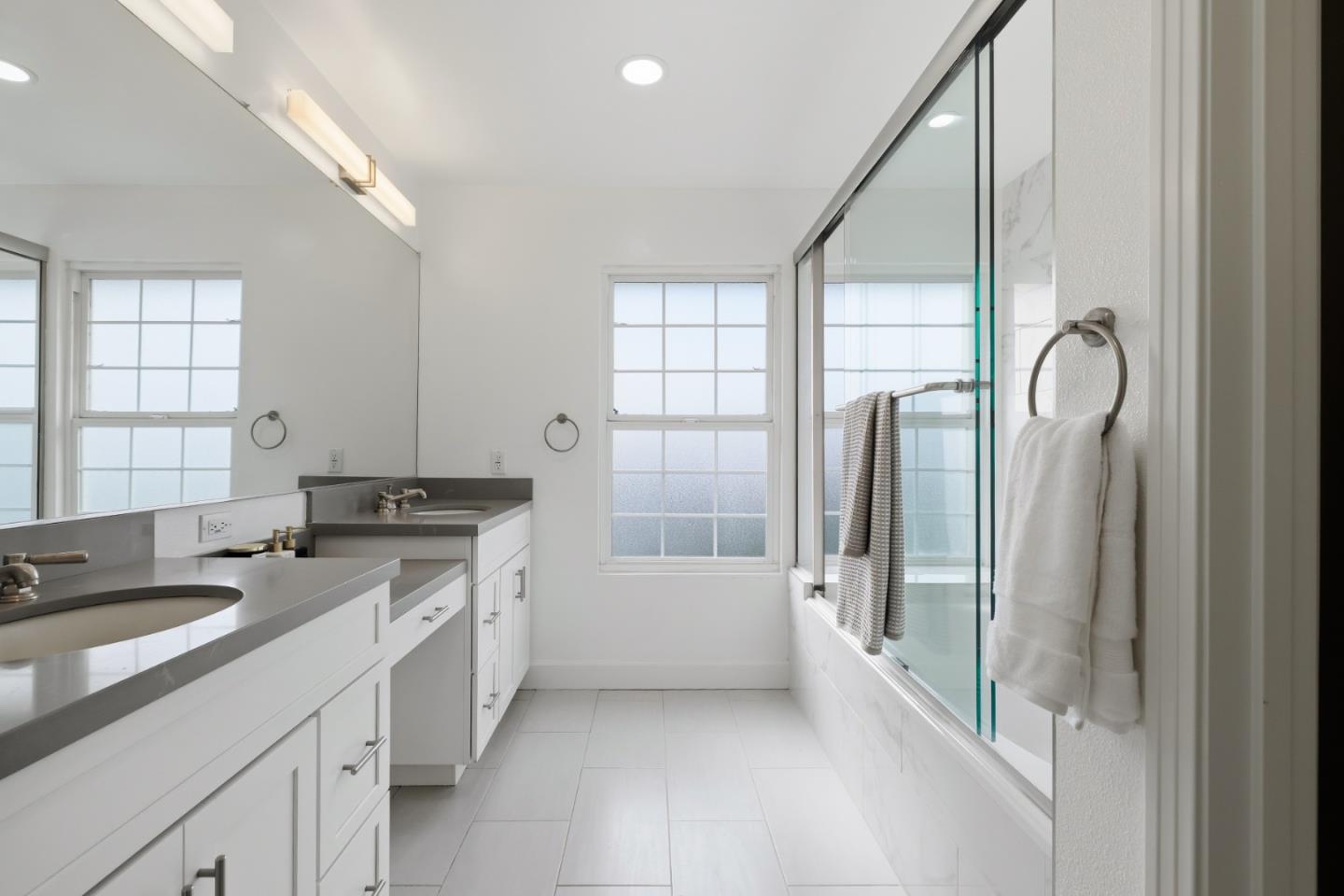 Detail Gallery Image 23 of 54 For 801 Grenada Ln, Foster City,  CA 94404 - 3 Beds | 2/1 Baths