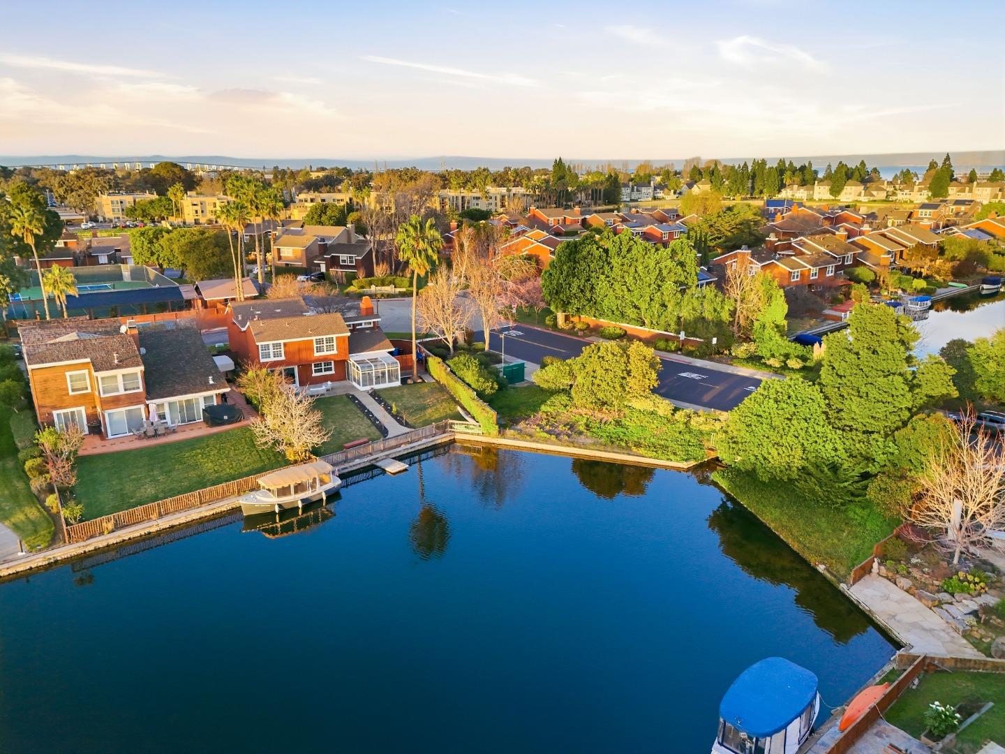 Detail Gallery Image 40 of 54 For 801 Grenada Ln, Foster City,  CA 94404 - 3 Beds | 2/1 Baths