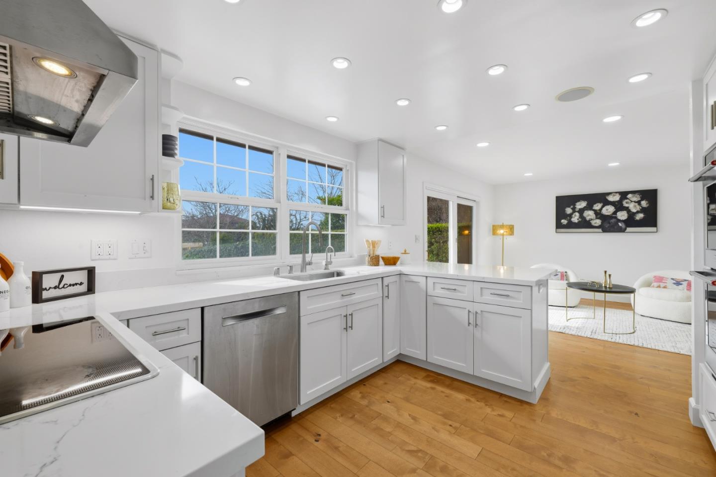 Detail Gallery Image 9 of 54 For 801 Grenada Ln, Foster City,  CA 94404 - 3 Beds | 2/1 Baths