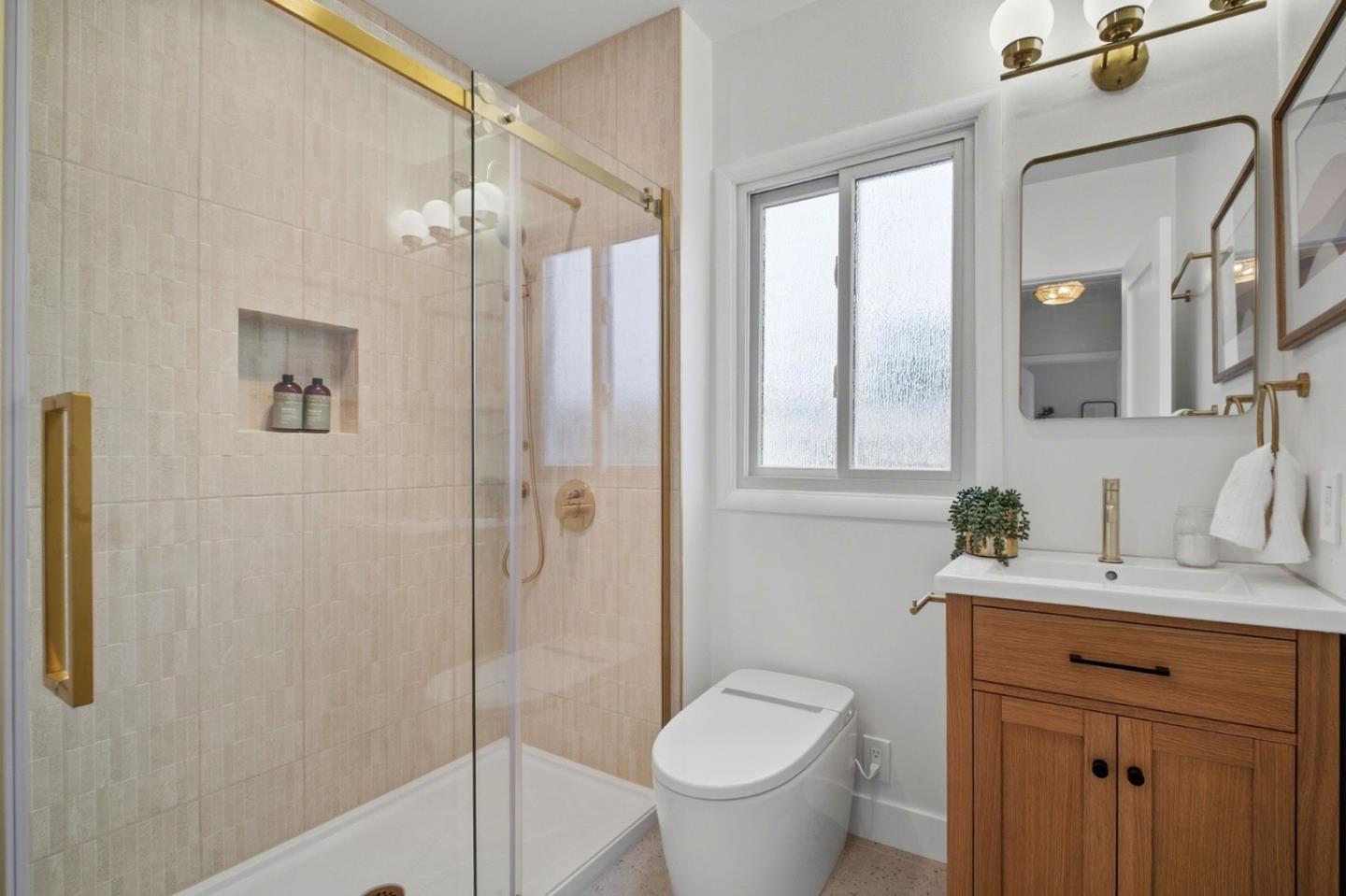 Detail Gallery Image 20 of 31 For 14240 Rose Dr, San Leandro,  CA 94578 - 2 Beds | 1 Baths