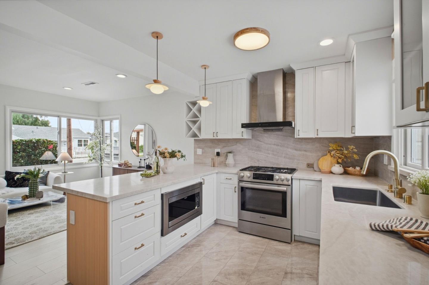 Detail Gallery Image 8 of 31 For 14240 Rose Dr, San Leandro,  CA 94578 - 2 Beds | 1 Baths