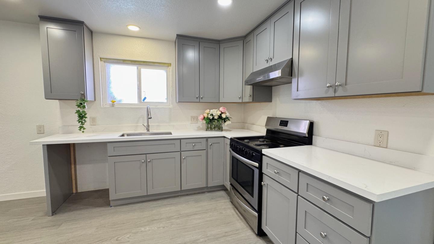 Detail Gallery Image 2 of 18 For 22947 Sutro St, Hayward,  CA 94541 - – Beds | – Baths