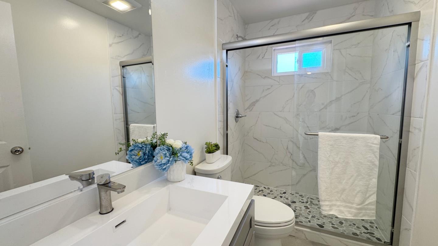 Detail Gallery Image 5 of 18 For 22947 Sutro St, Hayward,  CA 94541 - – Beds | – Baths