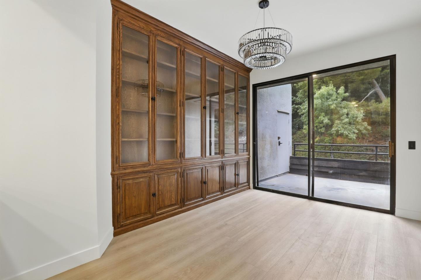 Detail Gallery Image 17 of 32 For 4728 Park Encino Ln #318,  Encino,  CA 91436 - 2 Beds | 2 Baths