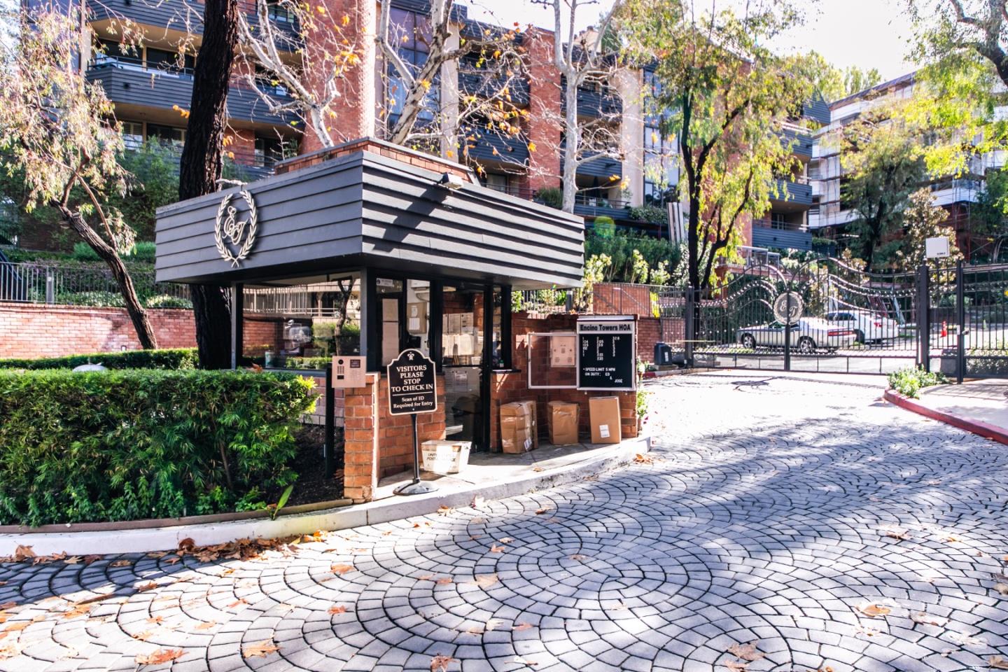 Detail Gallery Image 39 of 42 For 4728 Park Encino Ln #318,  Encino,  CA 91436 - 2 Beds | 2 Baths