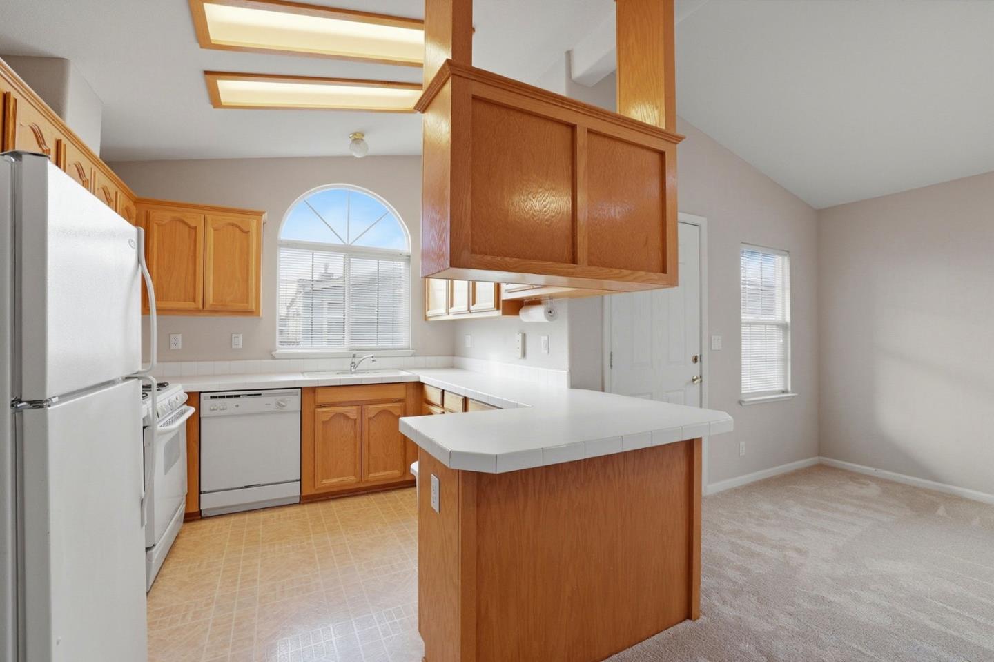 Detail Gallery Image 10 of 35 For 325 Sylvan Ave #23,  Mountain View,  CA 94041 - 2 Beds | 2 Baths