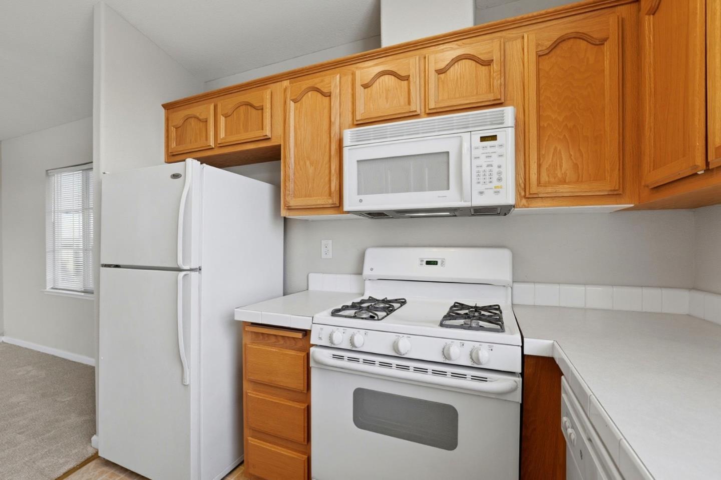 Detail Gallery Image 13 of 35 For 325 Sylvan Ave #23,  Mountain View,  CA 94041 - 2 Beds | 2 Baths