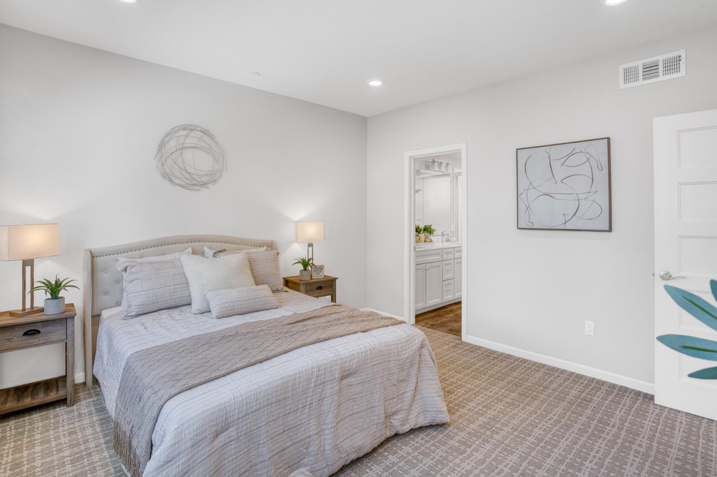 Detail Gallery Image 12 of 37 For 1013 Onofrio Ln #2,  San Jose,  CA 95131 - 2 Beds | 2 Baths