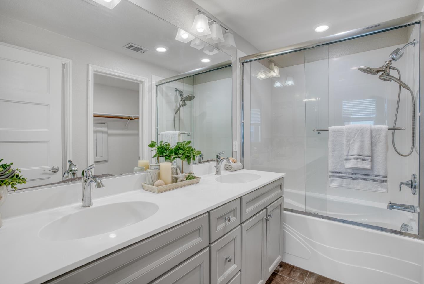 Detail Gallery Image 17 of 37 For 1013 Onofrio Ln #2,  San Jose,  CA 95131 - 2 Beds | 2 Baths