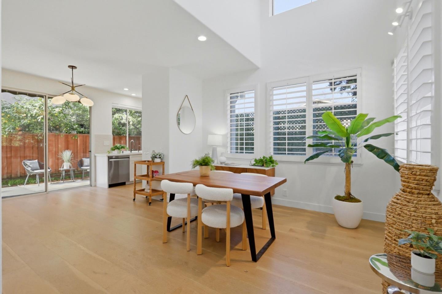 Detail Gallery Image 12 of 41 For 839 Cane Palm Ct, San Jose,  CA 95133 - 3 Beds | 2/1 Baths