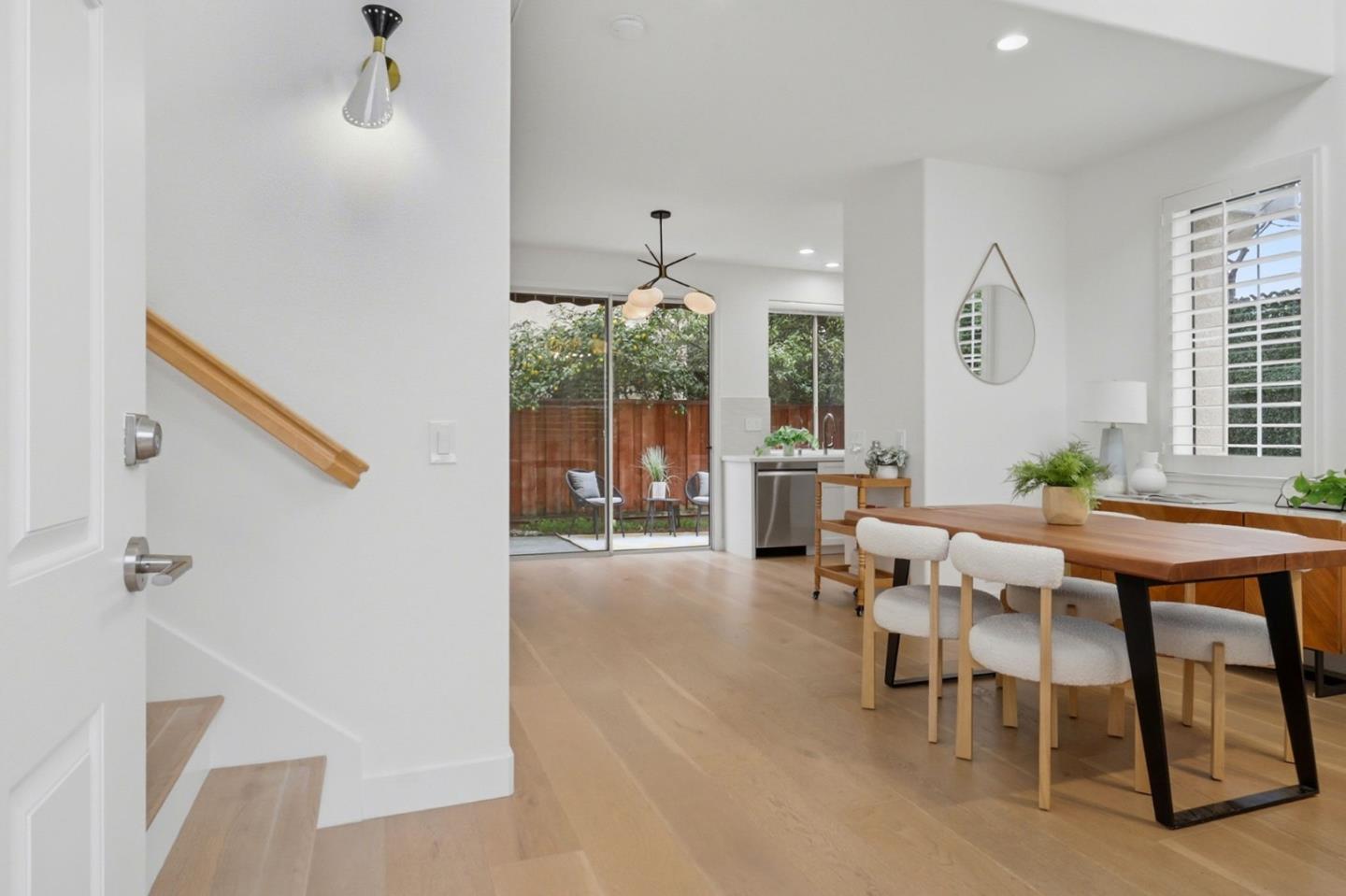 Detail Gallery Image 14 of 41 For 839 Cane Palm Ct, San Jose,  CA 95133 - 3 Beds | 2/1 Baths